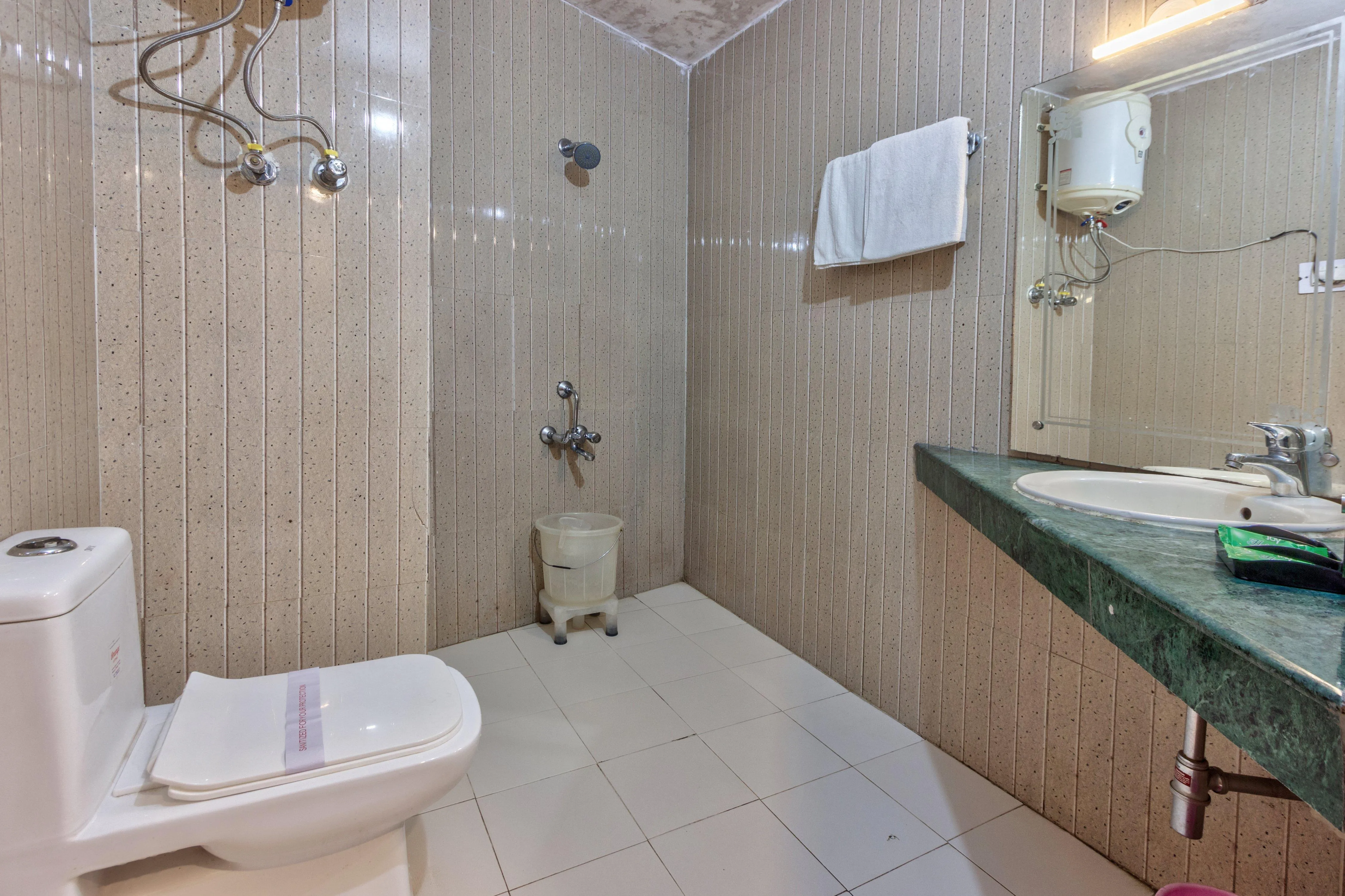 Luxury Room (Private Balcony With Mountain View).